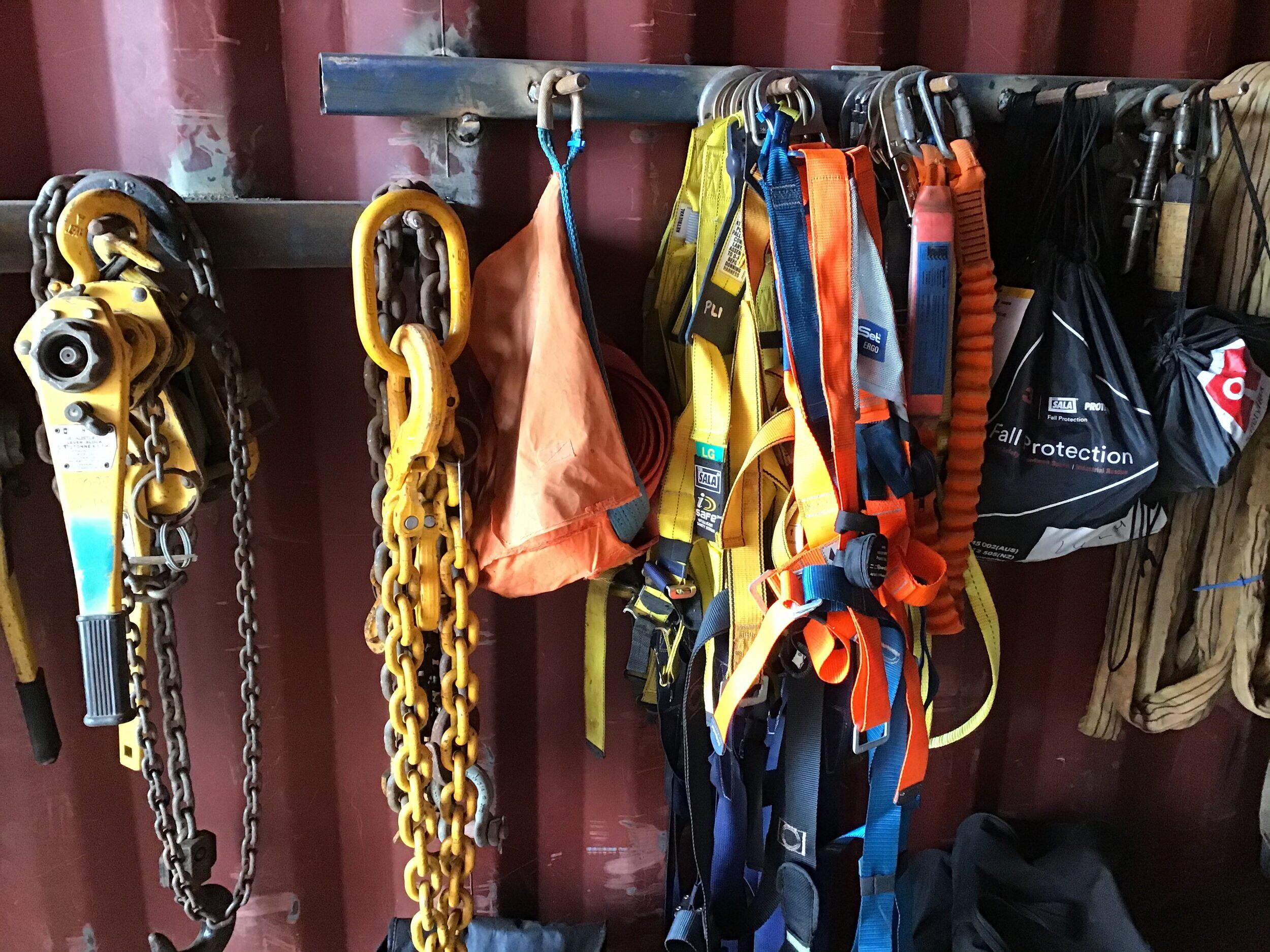 Rigging equipment hire